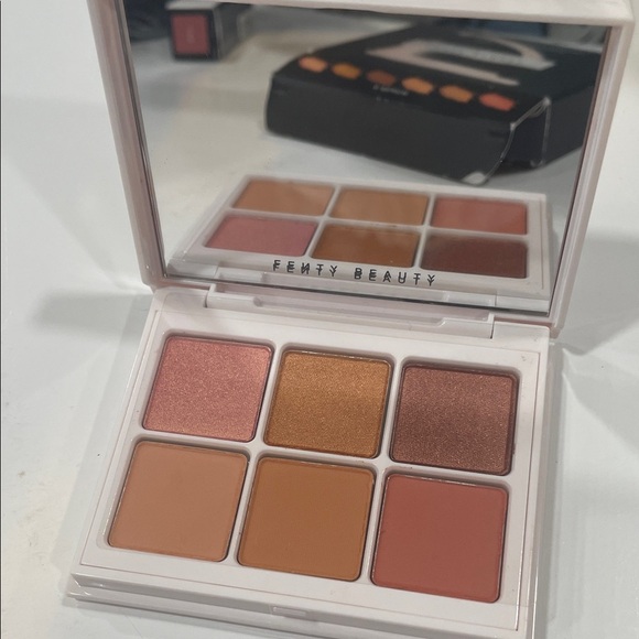 Fenty Beauty Snap Shadows Eyeshadow Palette - Warm Neutrals - Picture 3 of 5